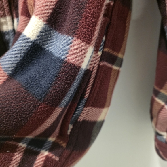 Realtree Maroon and Navy Plaid Jacket - Picture 3 of 8